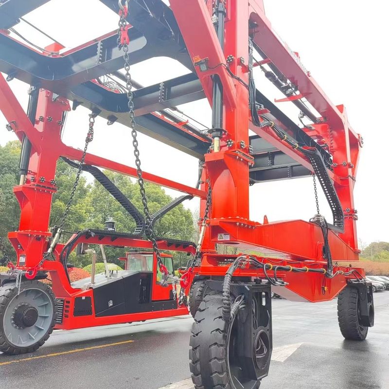 বড় আকারের পণ্য উত্তোলনের জন্য 40T মোবাইল গ্যান্ট্রি ক্রেন শিপিং কন্টেইনার